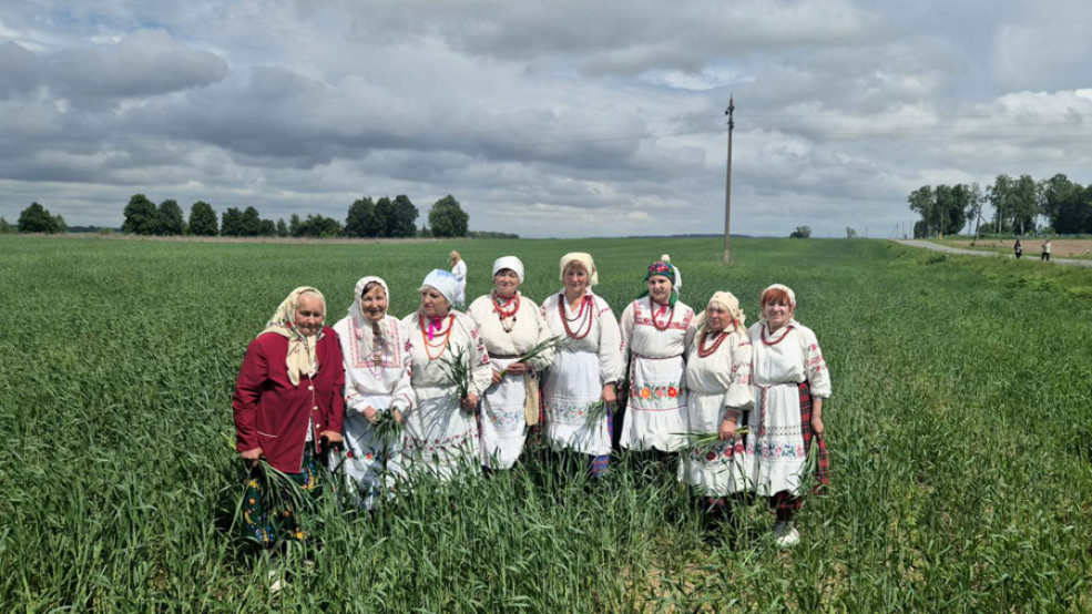 Ой, ідзі, страла, дай і ўдолі сяла…»