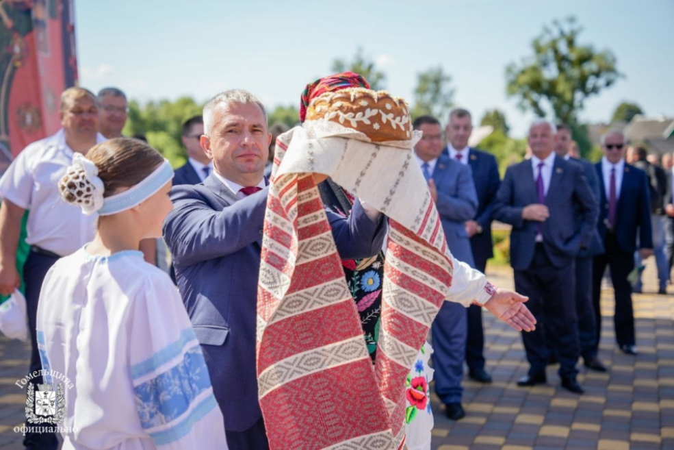 Хлеб и соль дорогим гостям! Обход подворий раскрыл весь колорит Полесского края