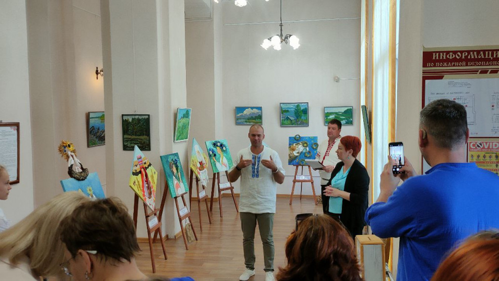 Ко Дню народного единства: 
презентация выставки «Беларускі карагод»
